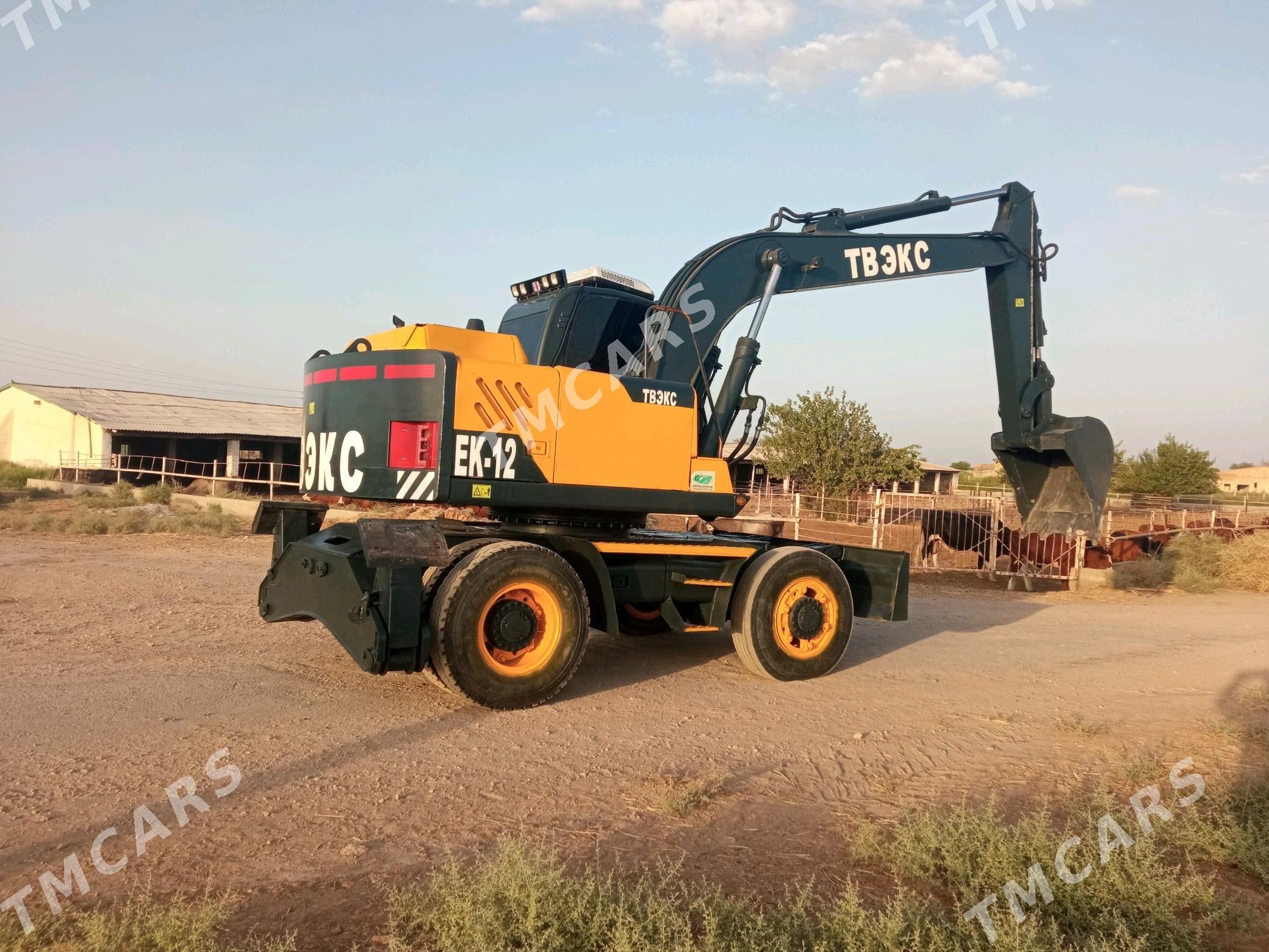 Caterpillar Excavator 2003 - 400 000 TMT - Гарабекевюл - img 9