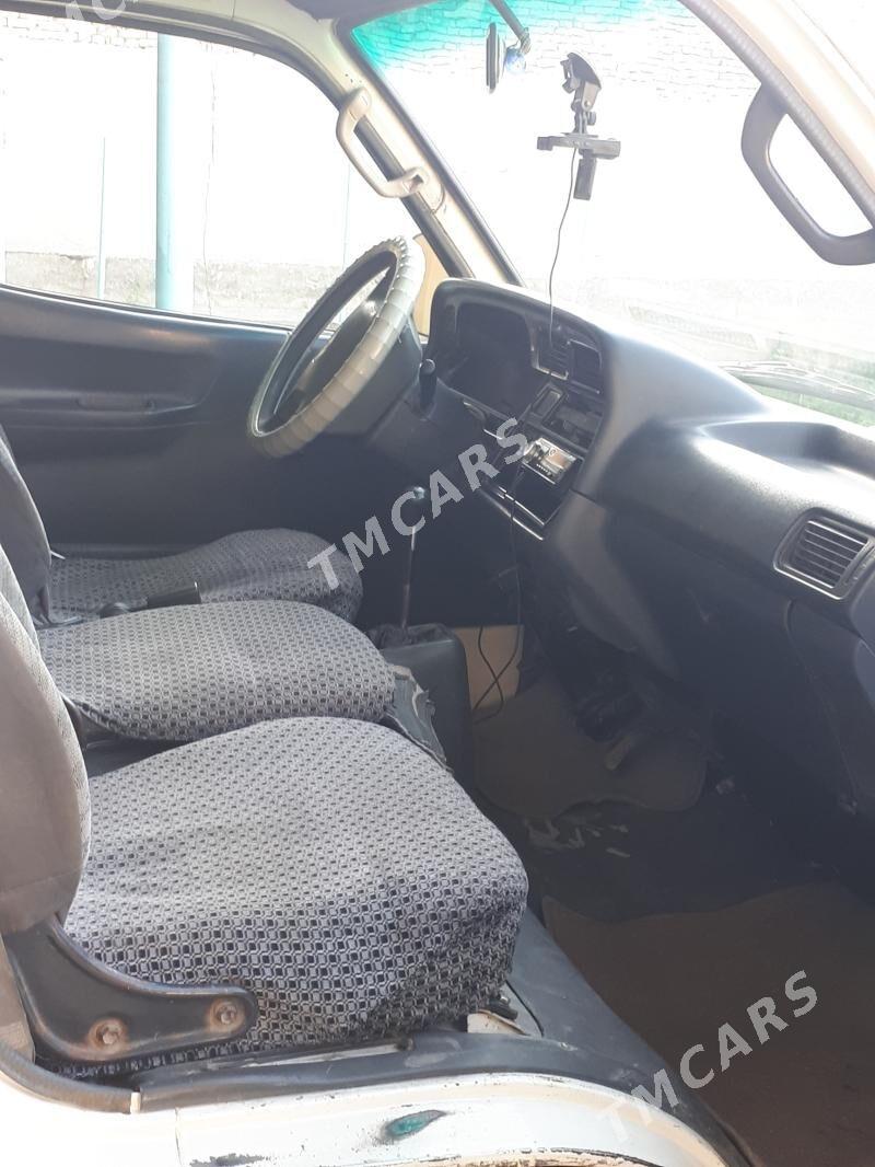 Toyota Hiace 2004 - 120 000 TMT - Türkmenabat - img 4