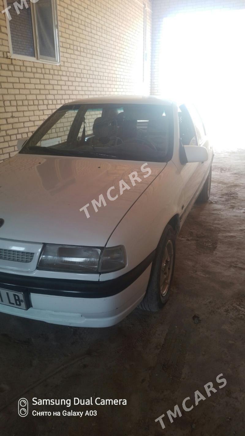 Opel Vectra 1994 - 27 000 TMT - Чарджоу - img 2