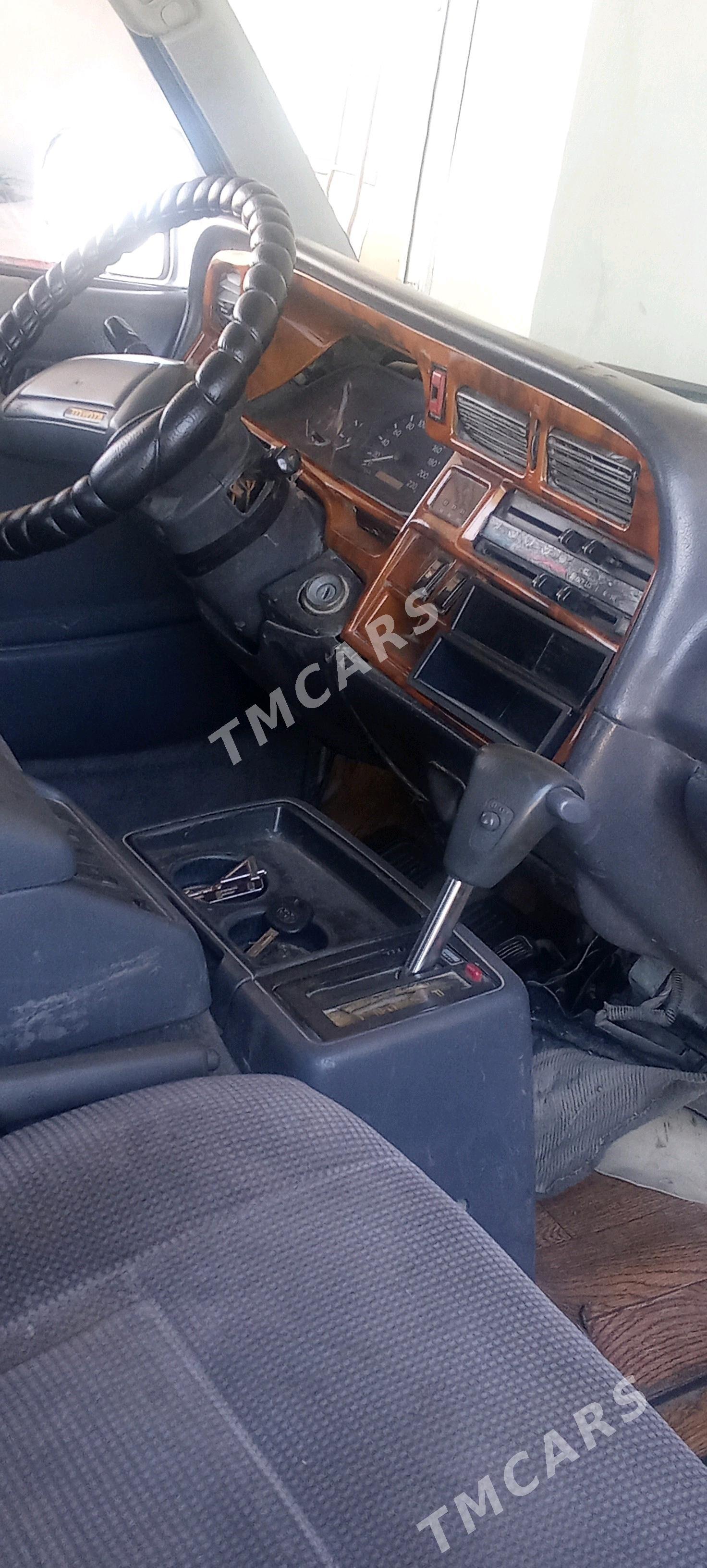 Toyota Hiace 1991 - 75 000 TMT - Мары - img 7