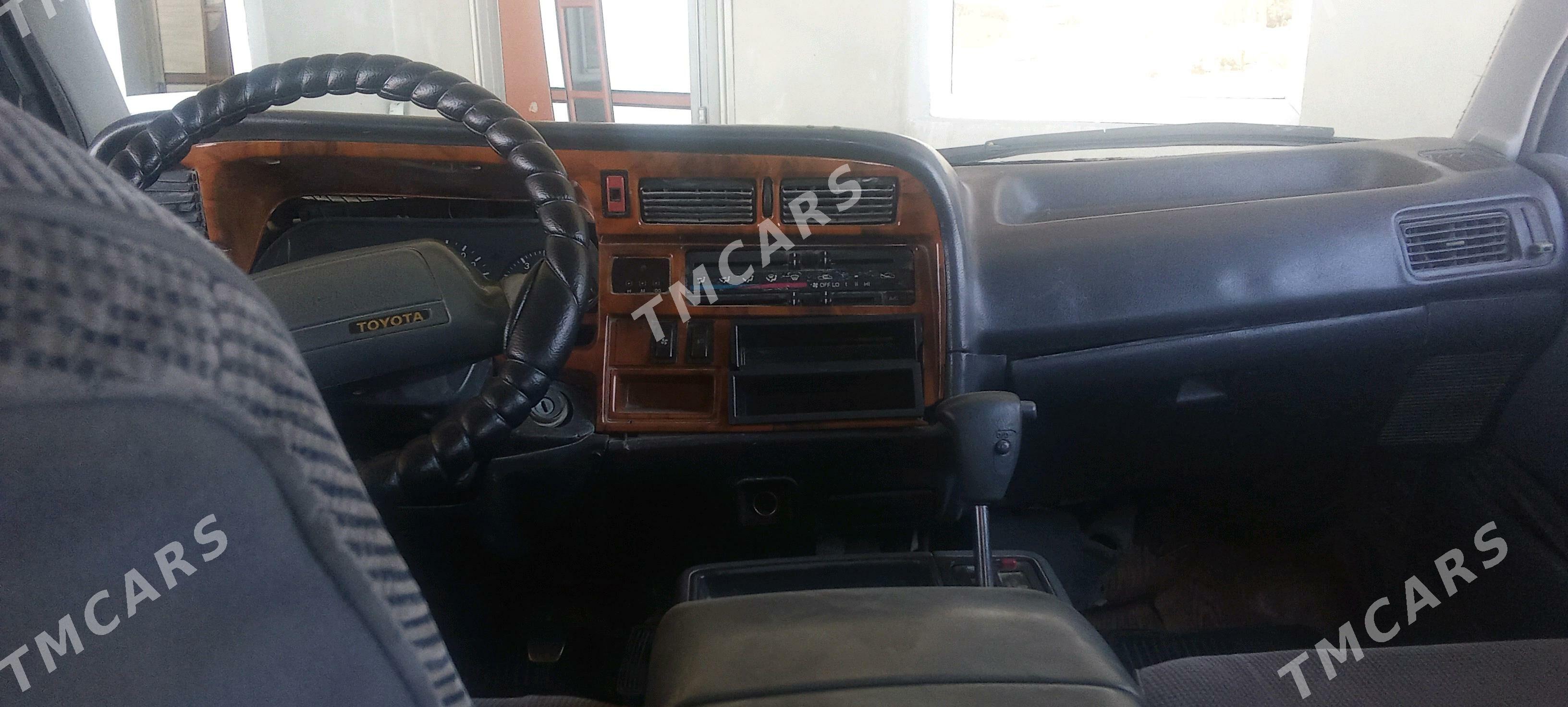 Toyota Hiace 1991 - 75 000 TMT - Мары - img 5