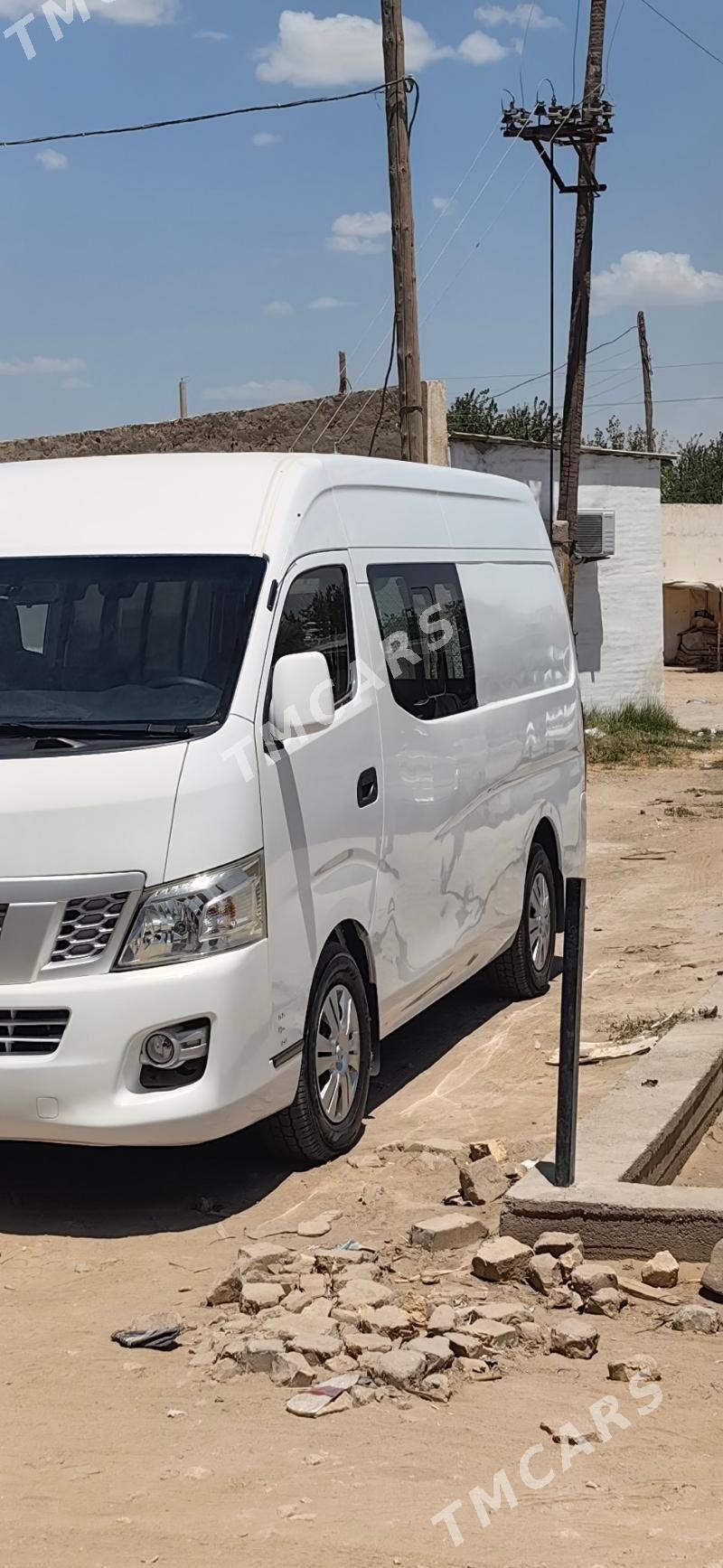 Toyota Hiace 2016 - 320 000 TMT - Мары - img 5