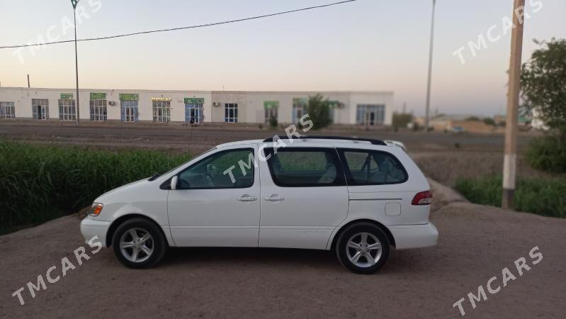 Toyota Sienna 2000 - 150 000 TMT - Gubadag - img 5