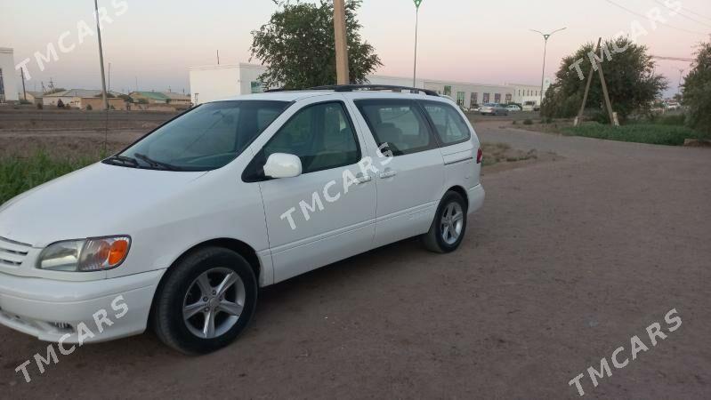 Toyota Sienna 2000 - 150 000 TMT - Gubadag - img 4
