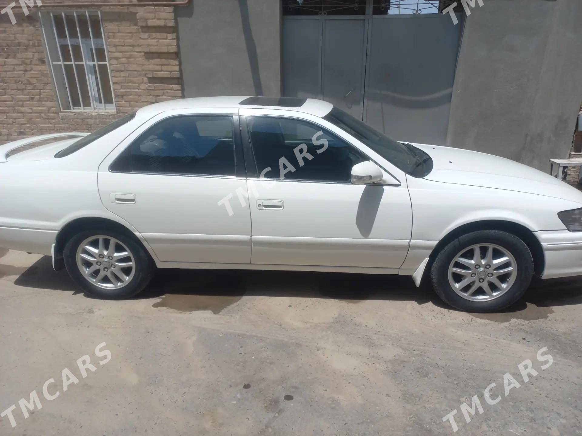 Toyota Camry 2000 - 130 000 TMT - Kerki - img 2