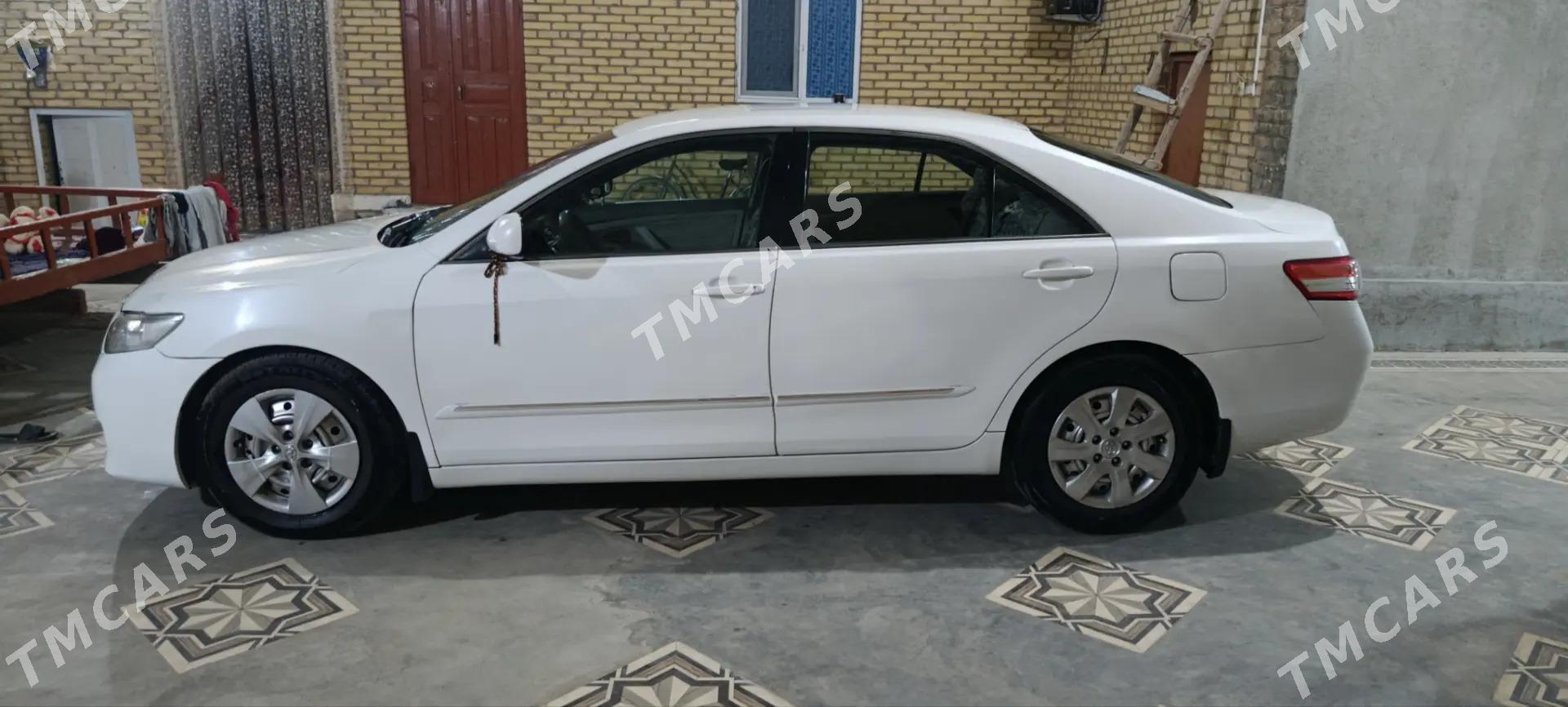 Toyota Camry 2009 - 140 000 TMT - Çärjew - img 4