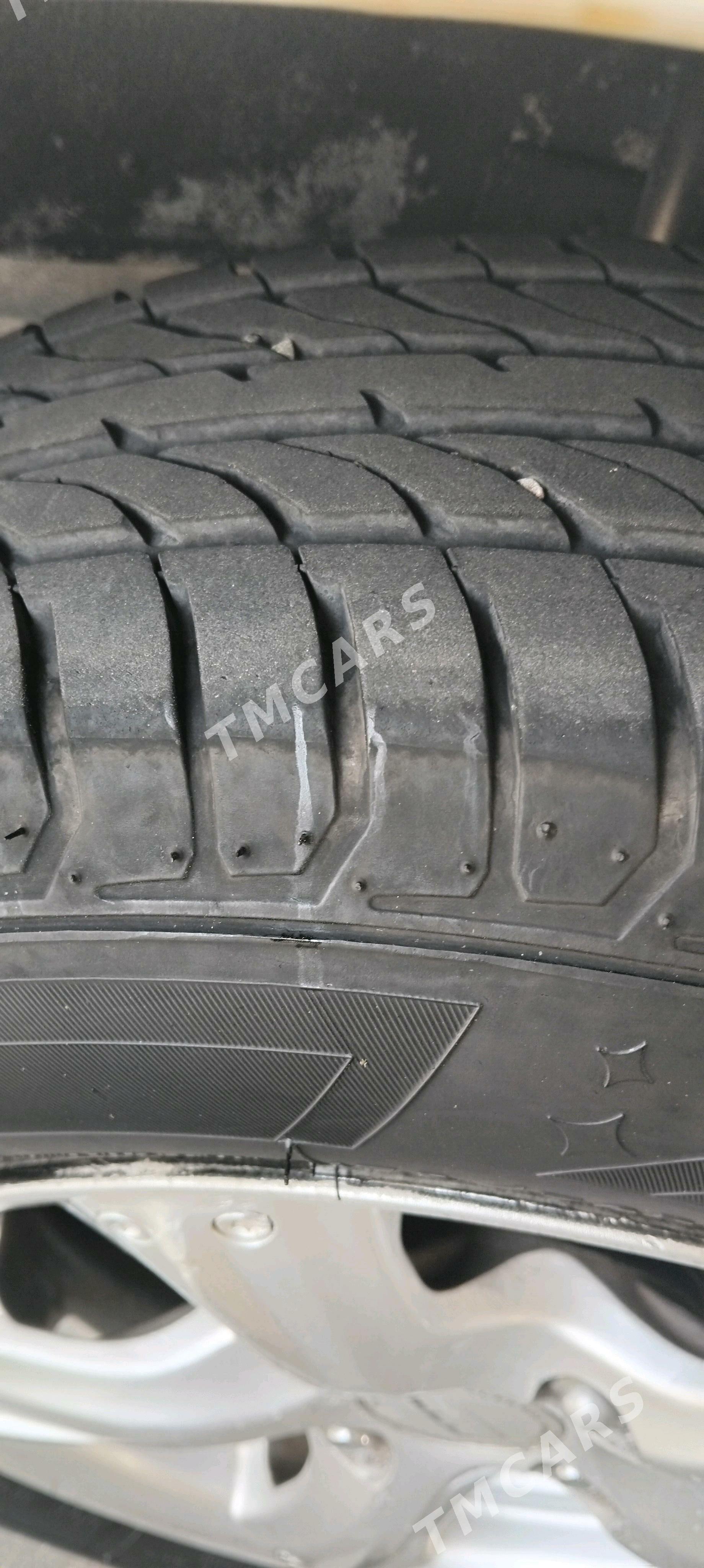 Mazda 323 1994 - 30 000 TMT - Туркменбаши - img 3