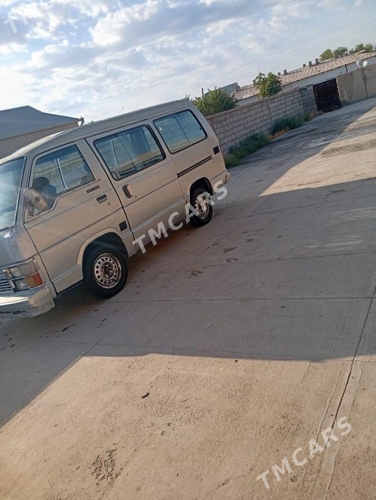 Toyota Hiace 1987 - 30 000 TMT - Mary - img 1