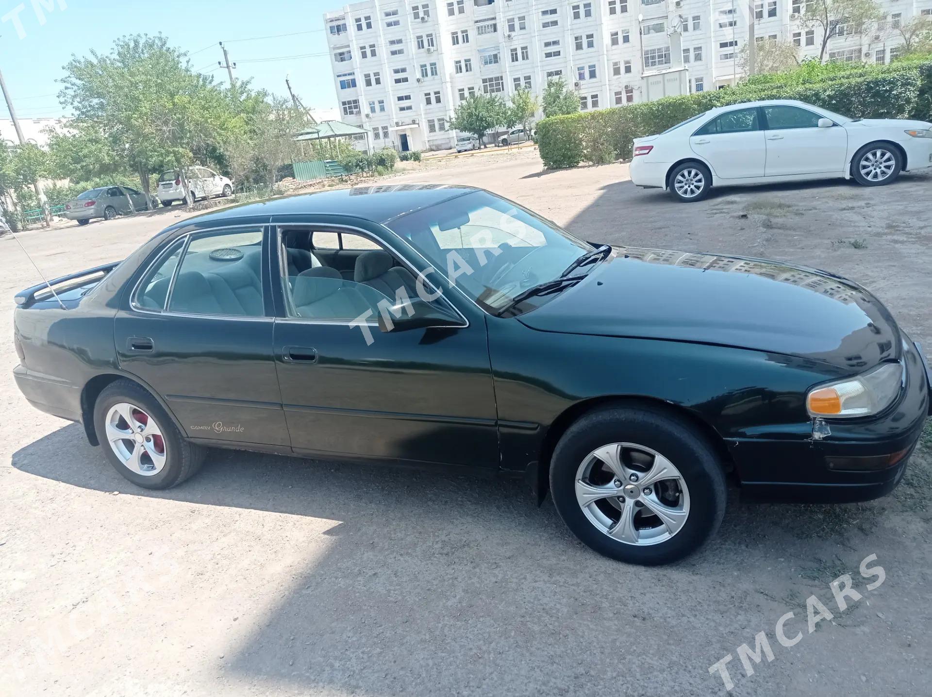 Toyota Camry 1994 - 78 000 TMT - Дашогуз - img 2
