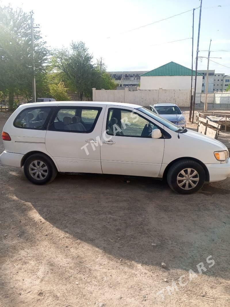 Toyota Sienna 1999 - 140 000 TMT - Мары - img 2