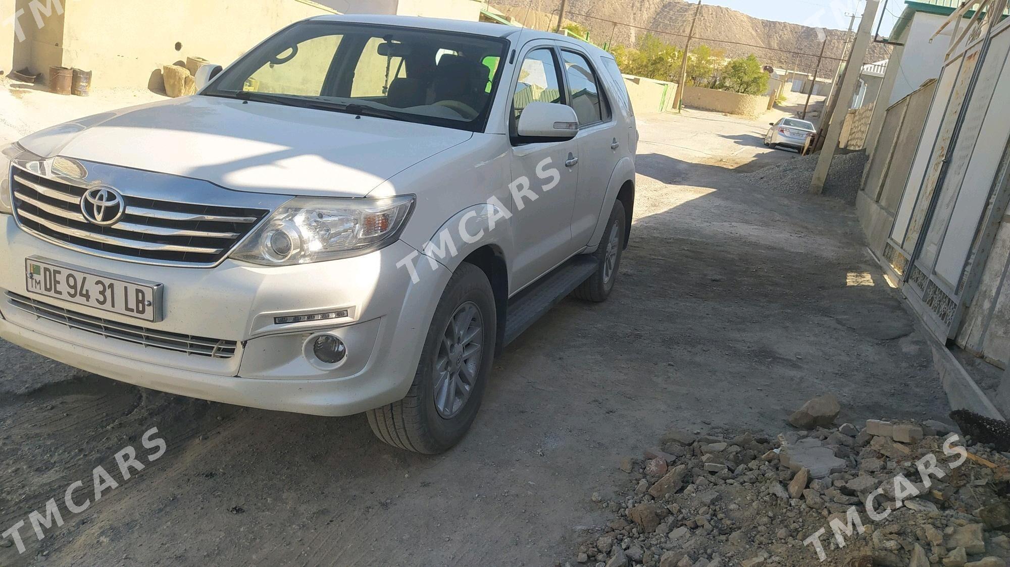 Toyota Fortuner 2014 - 390 000 TMT - Туркменабат - img 2
