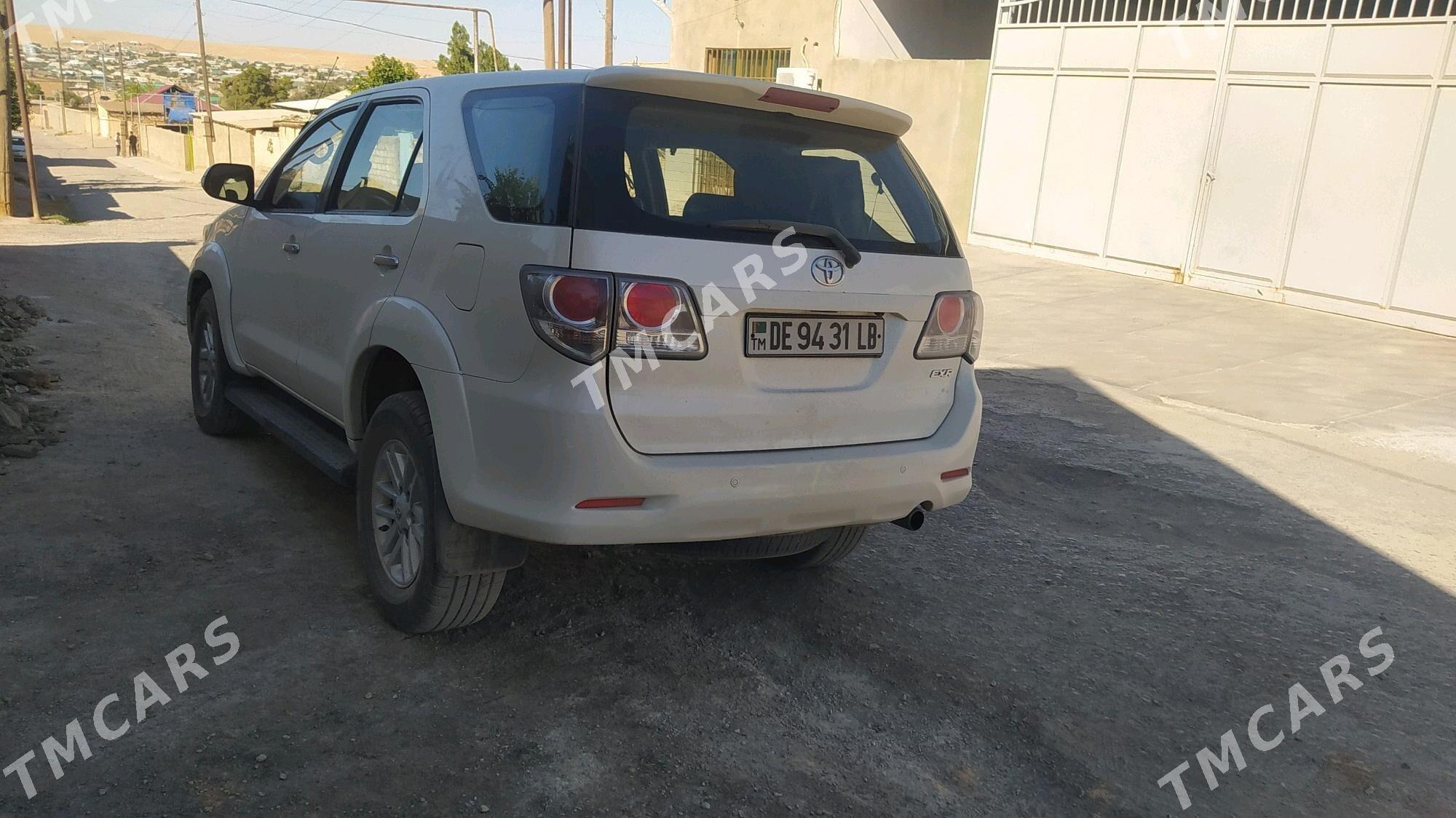 Toyota Fortuner 2014 - 390 000 TMT - Туркменабат - img 4