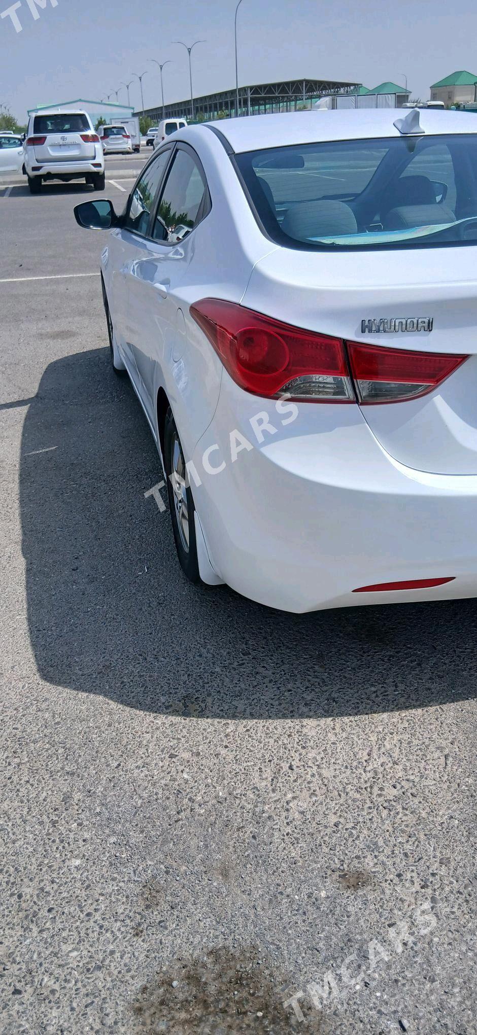 Hyundai Elantra 2011 - 150 000 TMT - Кипджак - img 3