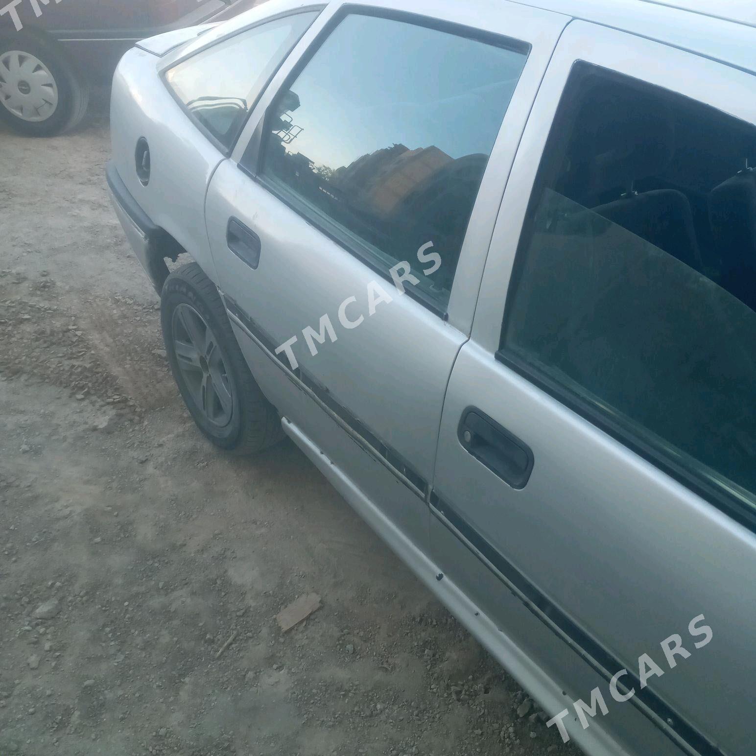 Opel Vectra 1993 - 25 000 TMT - Gubadag - img 2