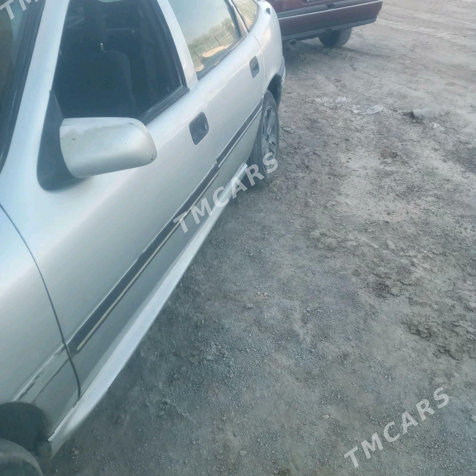 Opel Vectra 1993 - 25 000 TMT - Gubadag - img 4