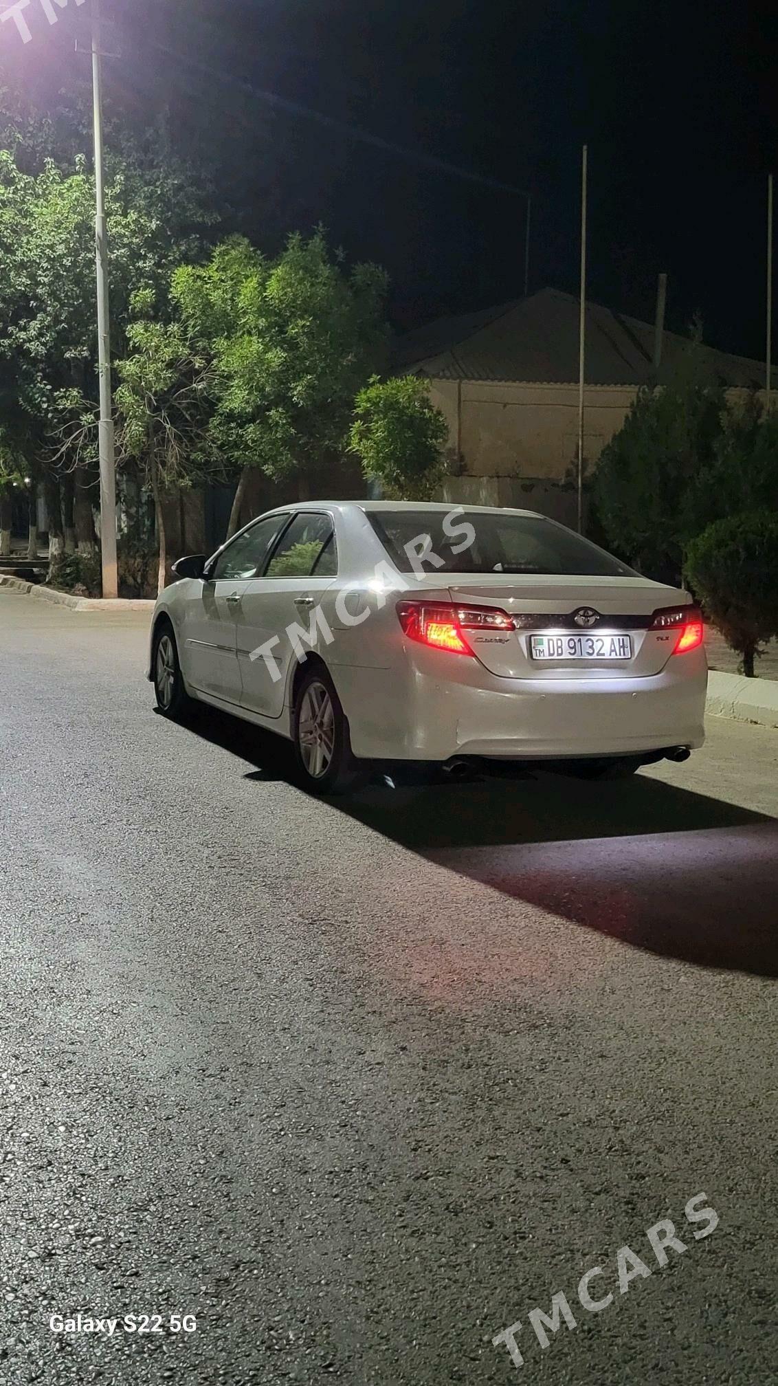 Toyota Camry 2014 - 205 000 TMT - Теджен - img 4