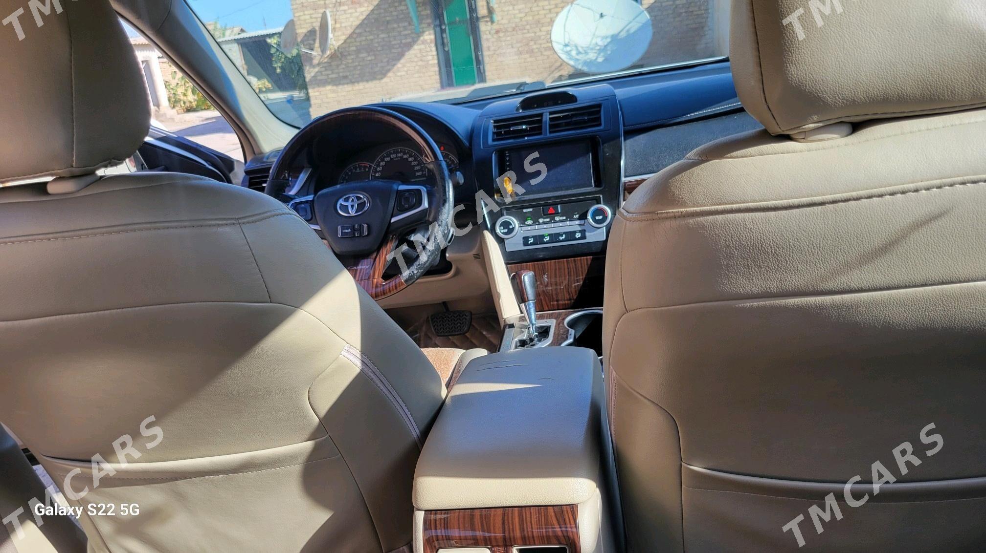 Toyota Camry 2014 - 205 000 TMT - Теджен - img 8