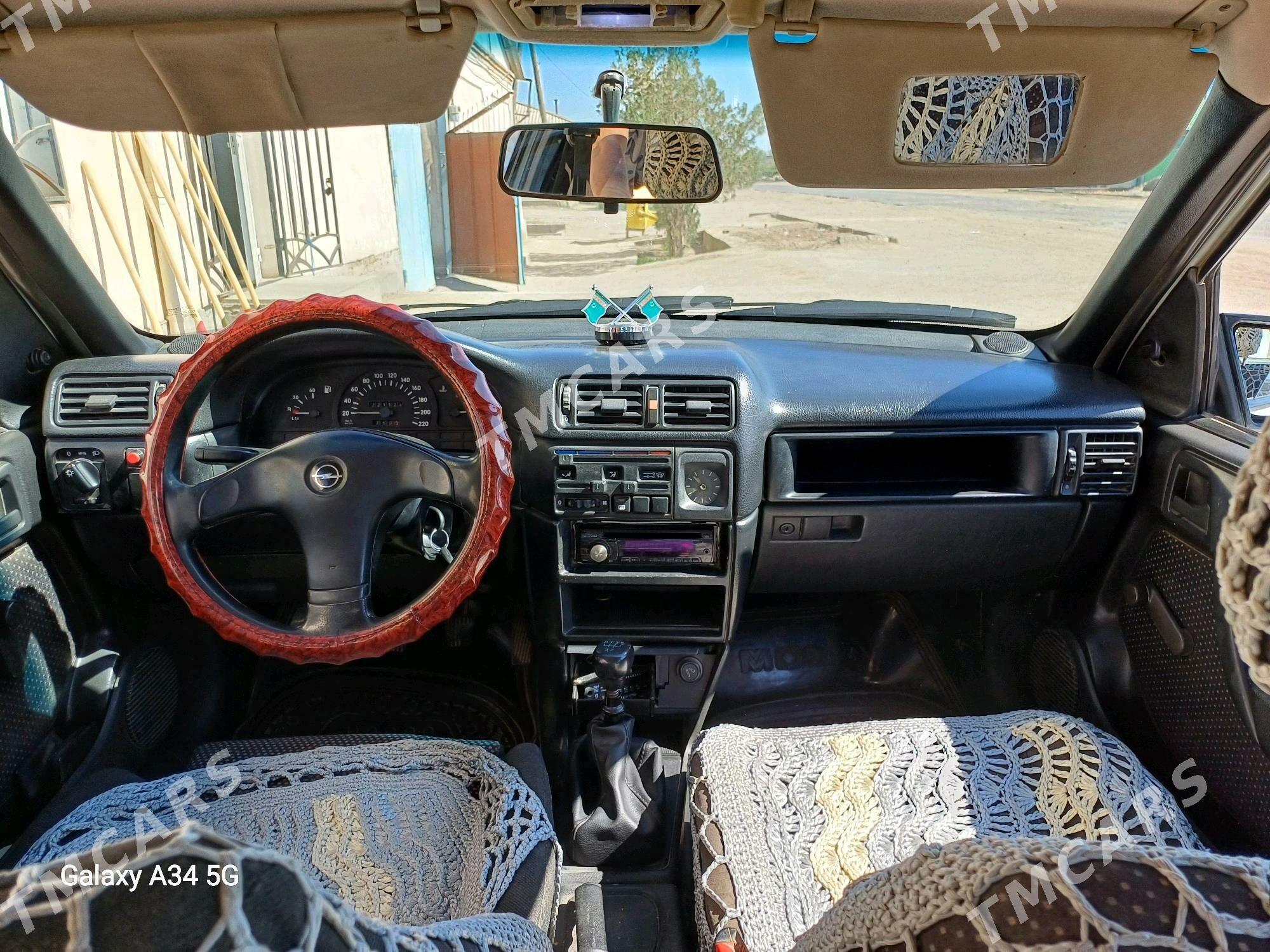 Opel Vectra 1993 - 45 000 TMT - Кёнеургенч - img 4