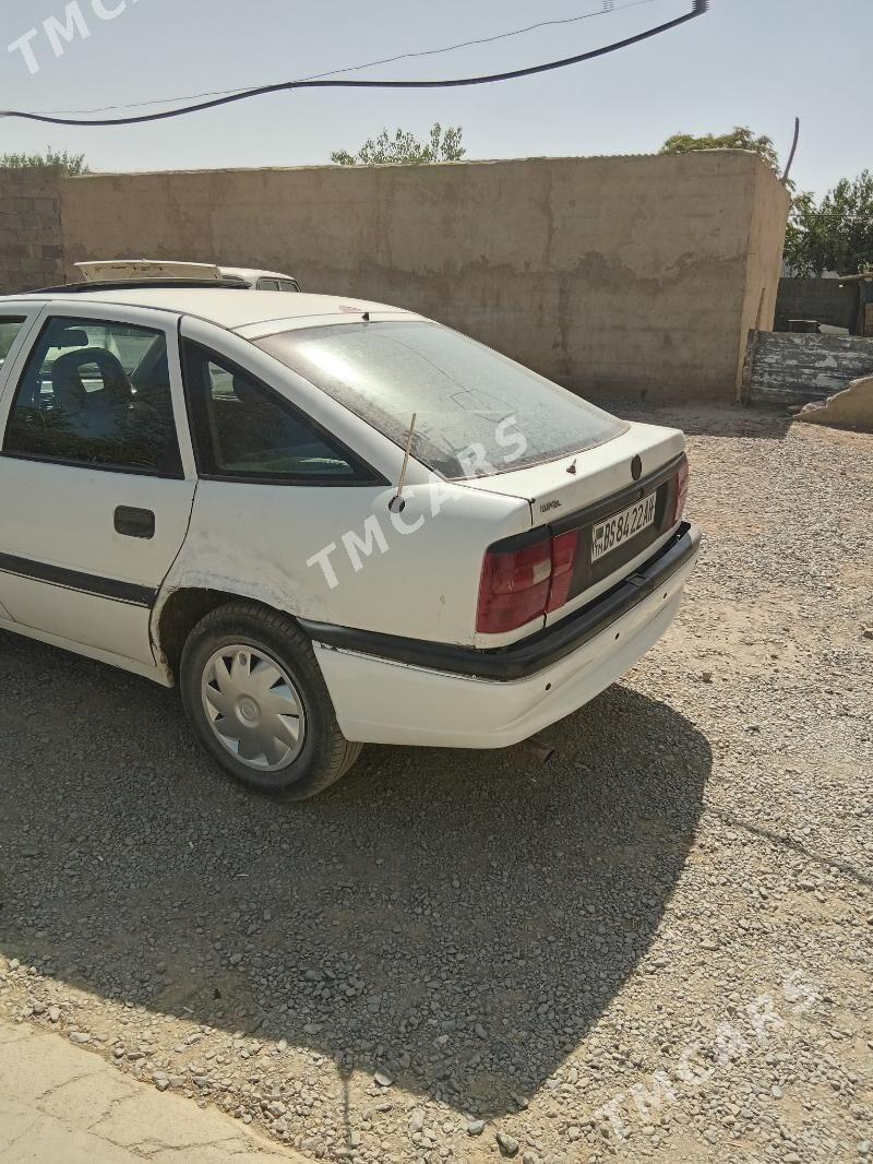 Opel Vectra 1993 - 26 000 TMT - Бахарден - img 3
