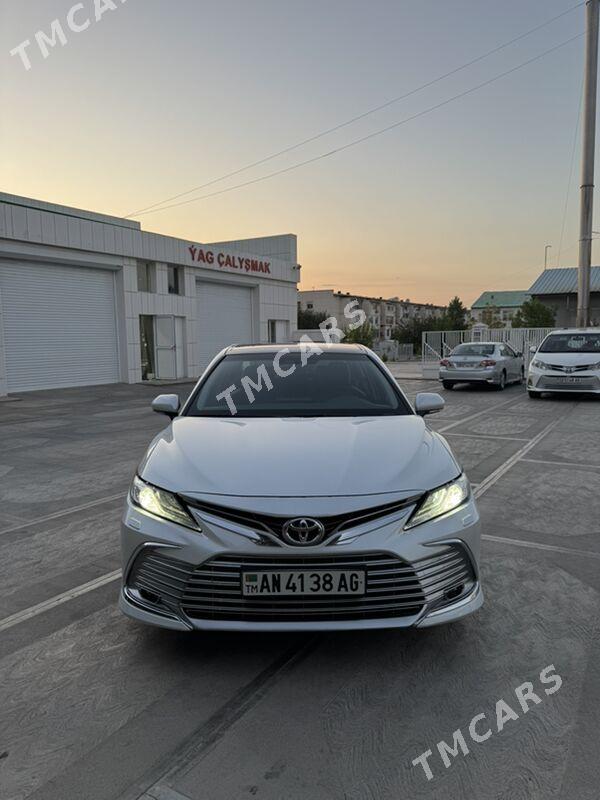 Toyota Camry 2023 - 650 000 TMT - Aşgabat - img 3