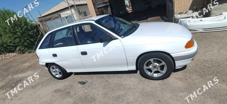 Opel Astra 1993 - 25 000 TMT - Мары - img 4