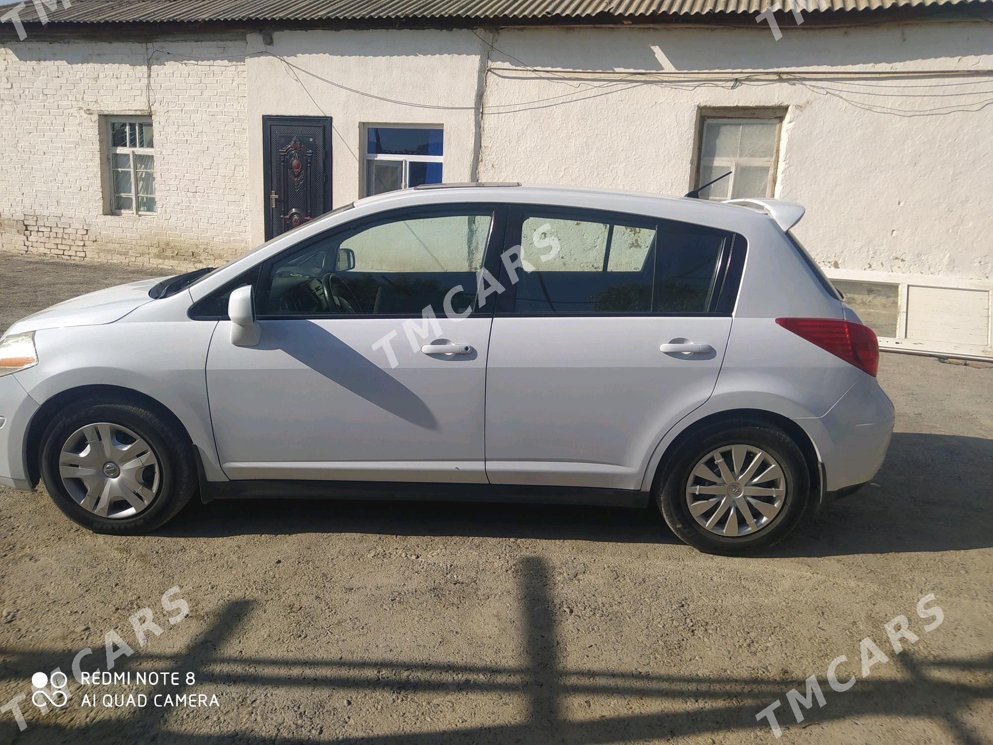 Nissan Versa 2010 - 118 000 TMT - Кака - img 5