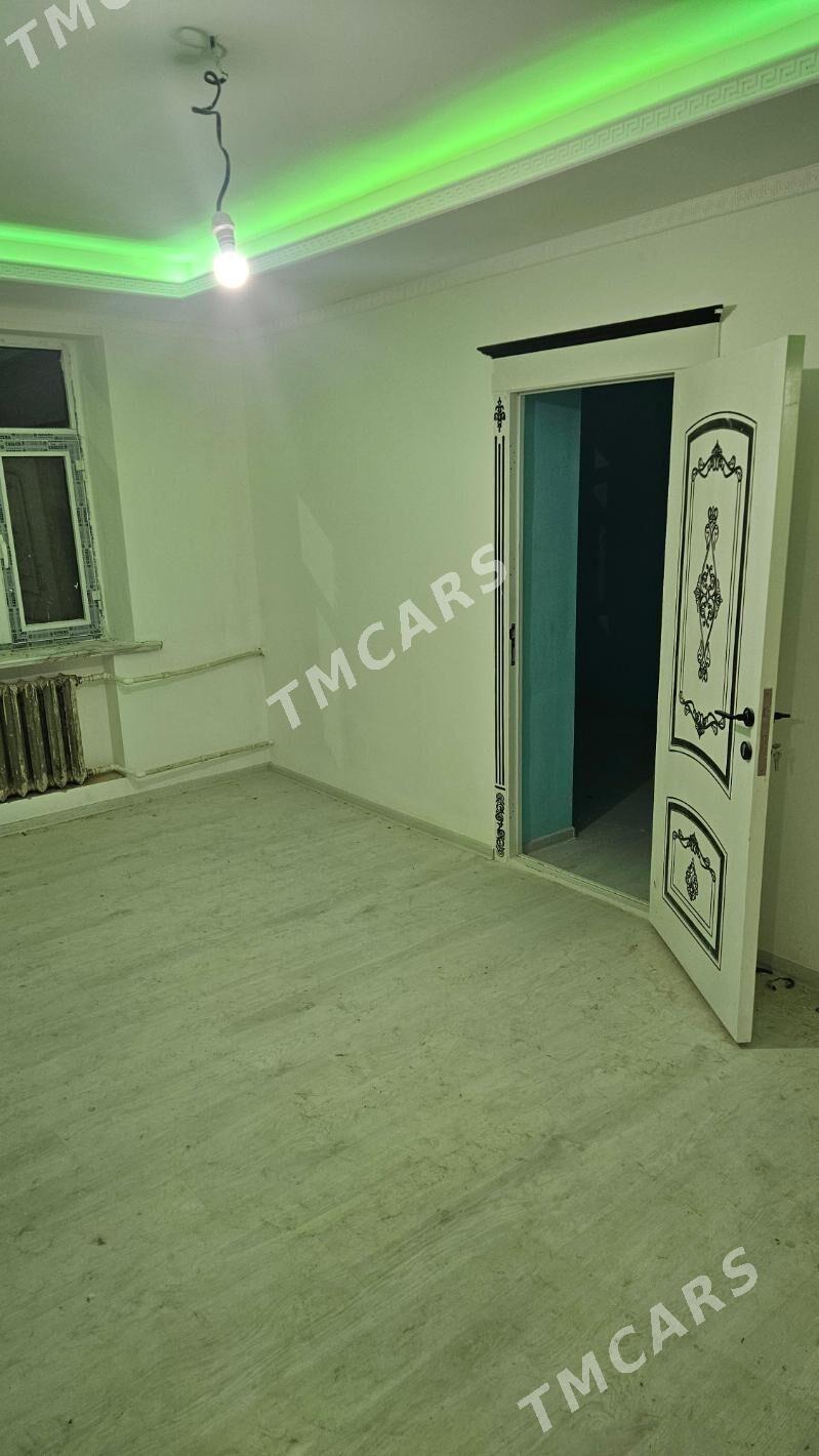 продаю 4ком 1этаж - Türkmenabat - img 9