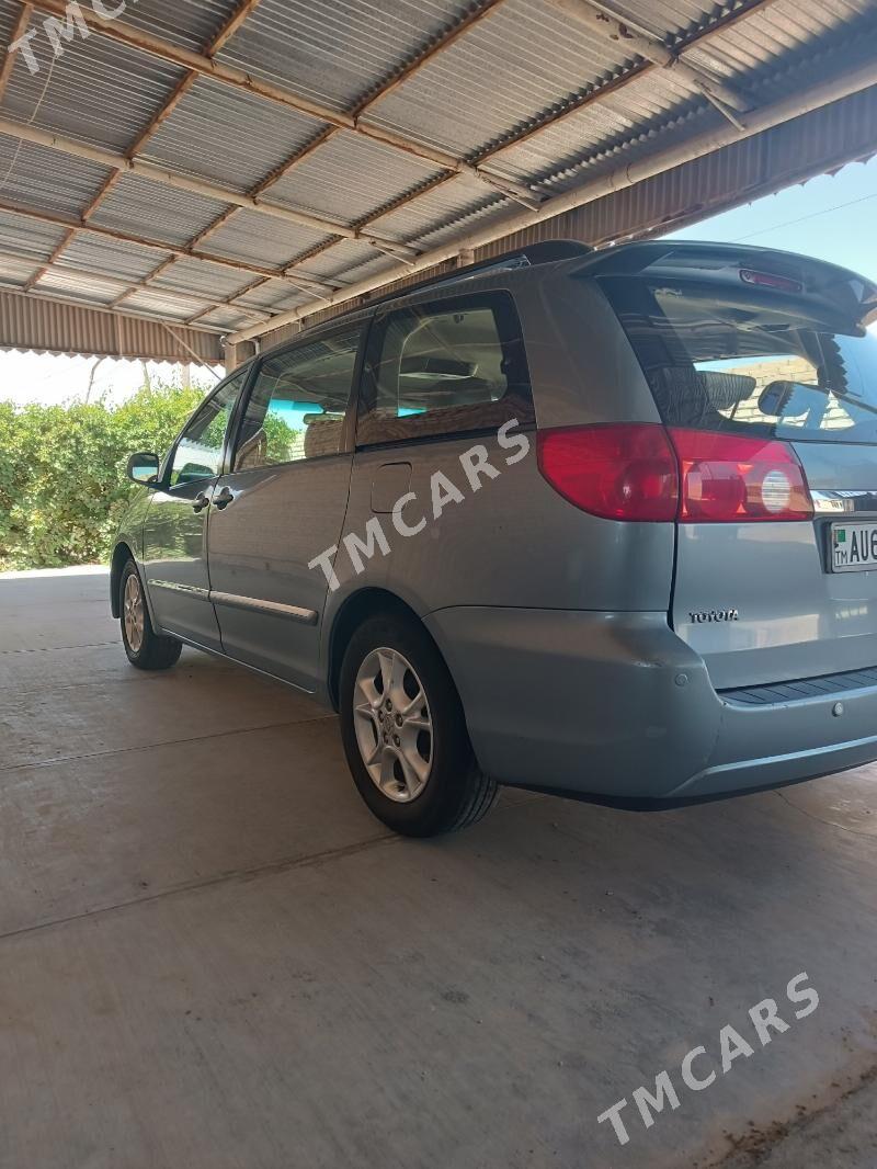 Toyota Sienna 2006 - 240 000 TMT - Сакарчага - img 2
