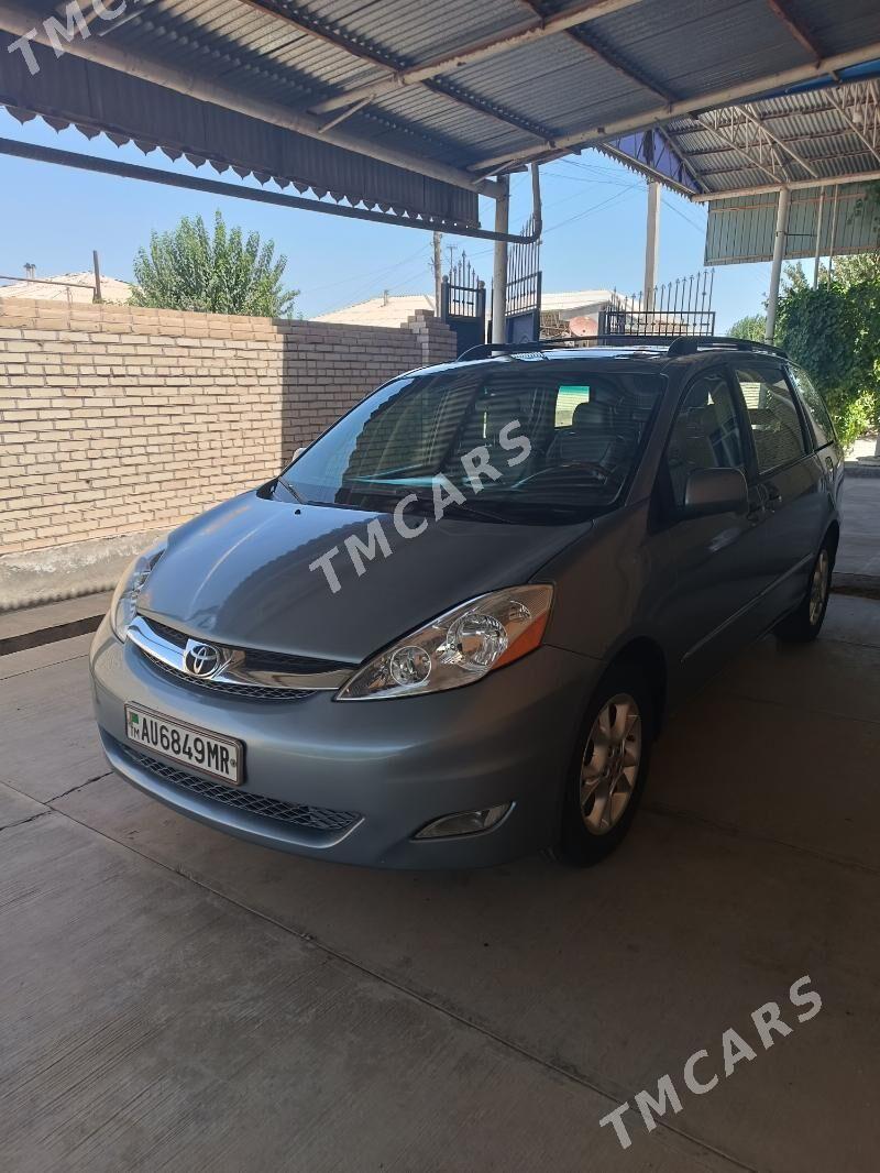Toyota Sienna 2006 - 240 000 TMT - Сакарчага - img 4