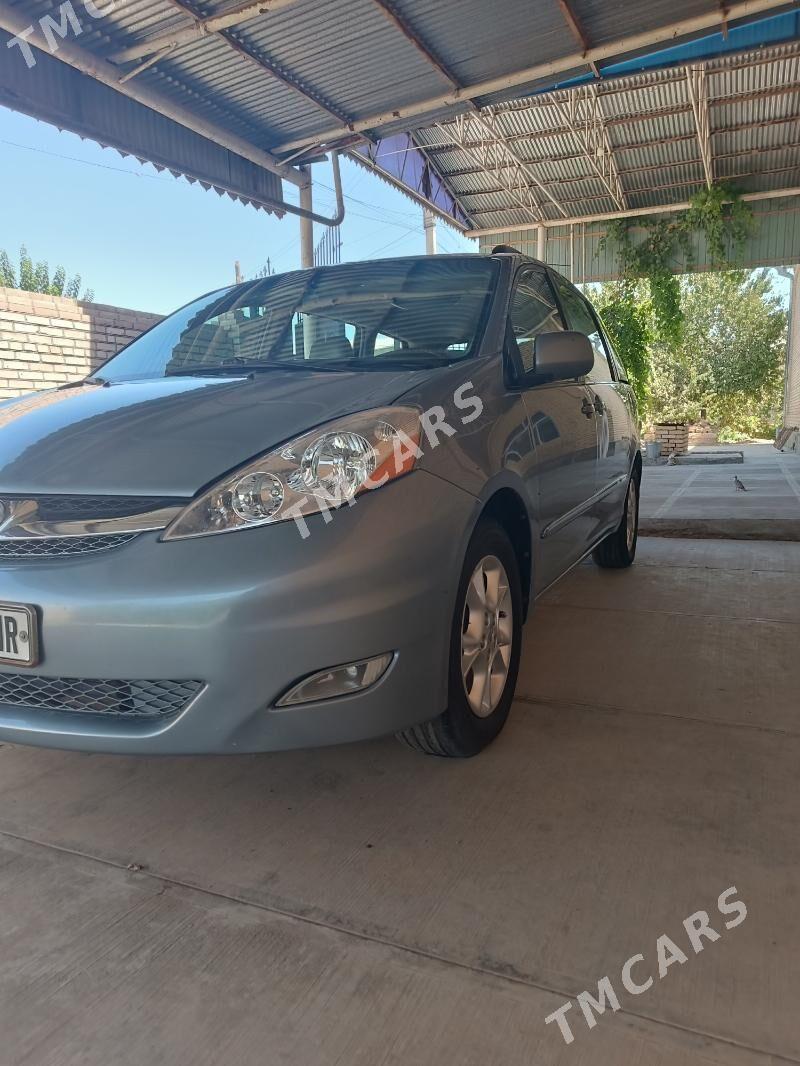 Toyota Sienna 2006 - 240 000 TMT - Сакарчага - img 7