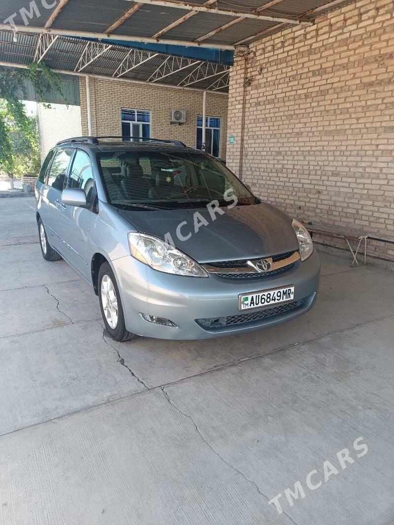 Toyota Sienna 2006 - 240 000 TMT - Сакарчага - img 5