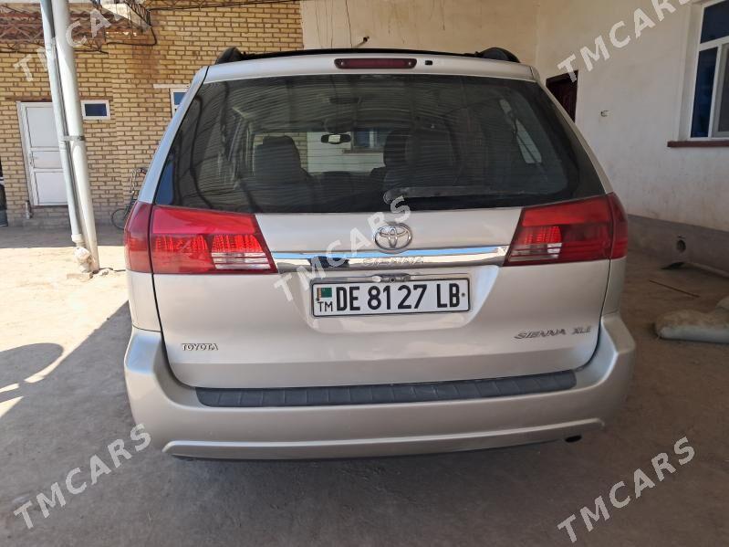 Toyota Sienna 2004 - 250 000 TMT - Halaç - img 4