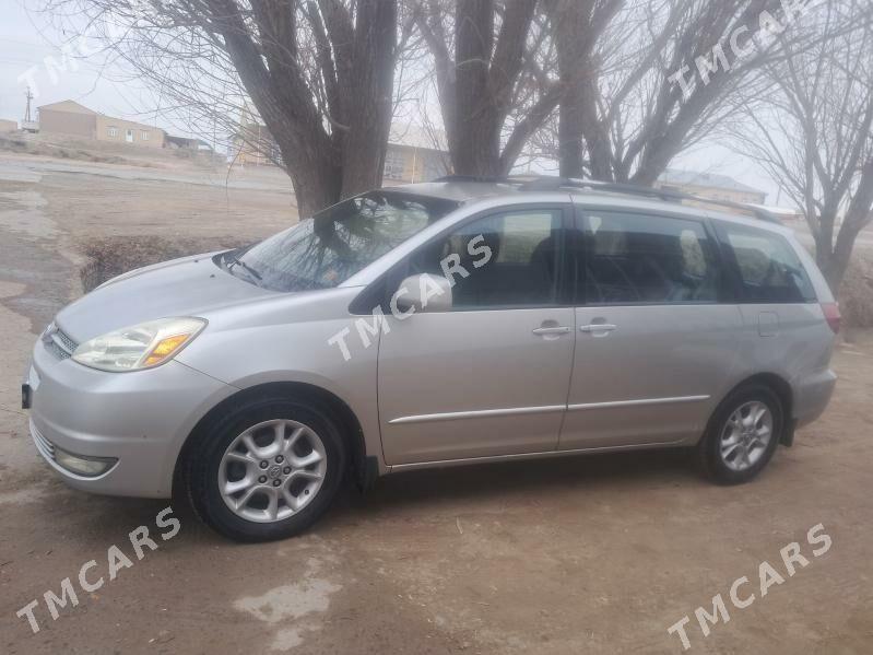 Toyota Sienna 2004 - 250 000 TMT - Halaç - img 2