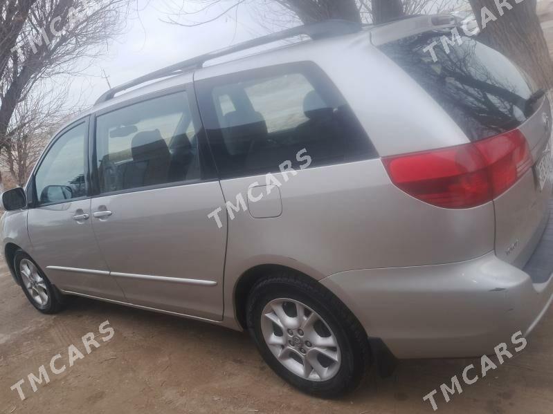 Toyota Sienna 2004 - 250 000 TMT - Halaç - img 3