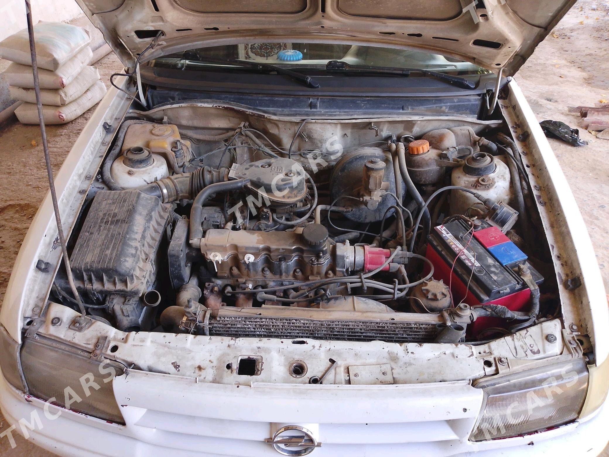 Opel Astra 1993 - 21 000 TMT - Мары - img 7