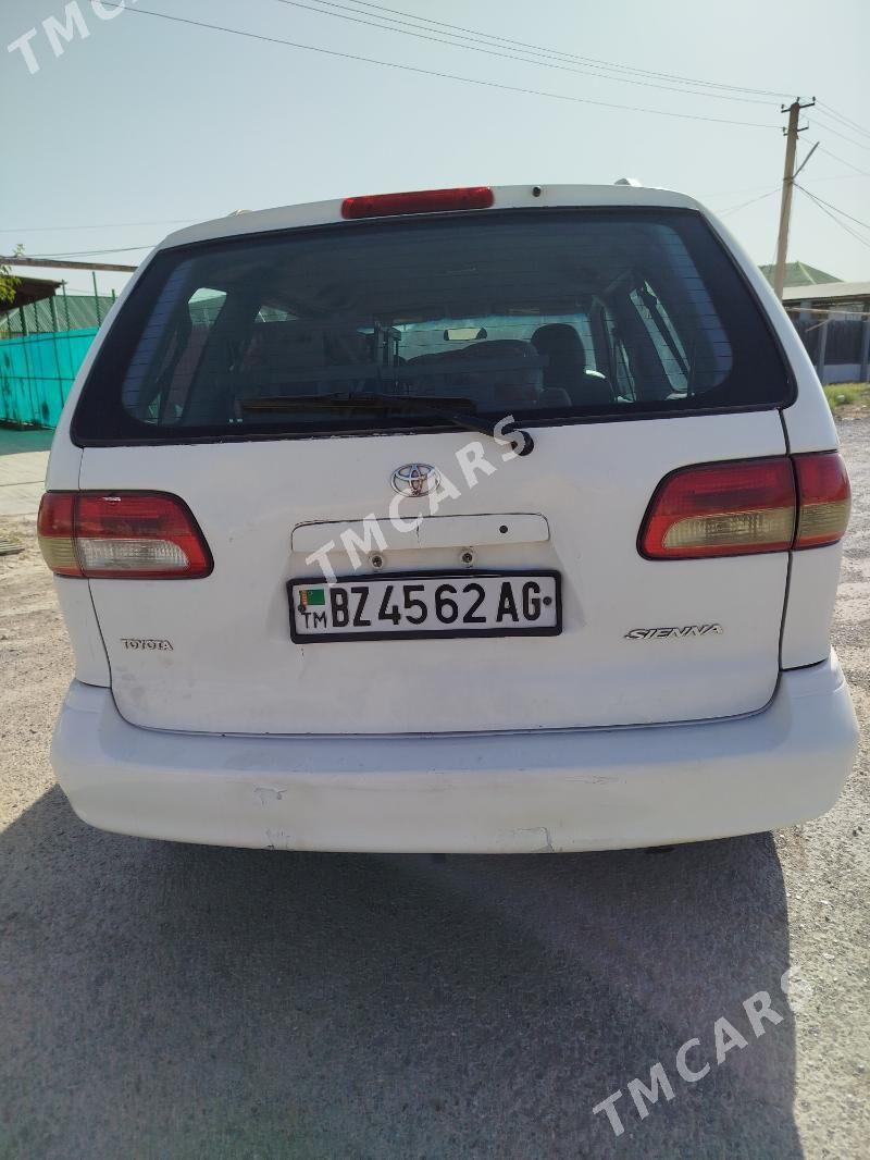 Toyota Sienna 2002 - 155 000 TMT - Кëши - img 4