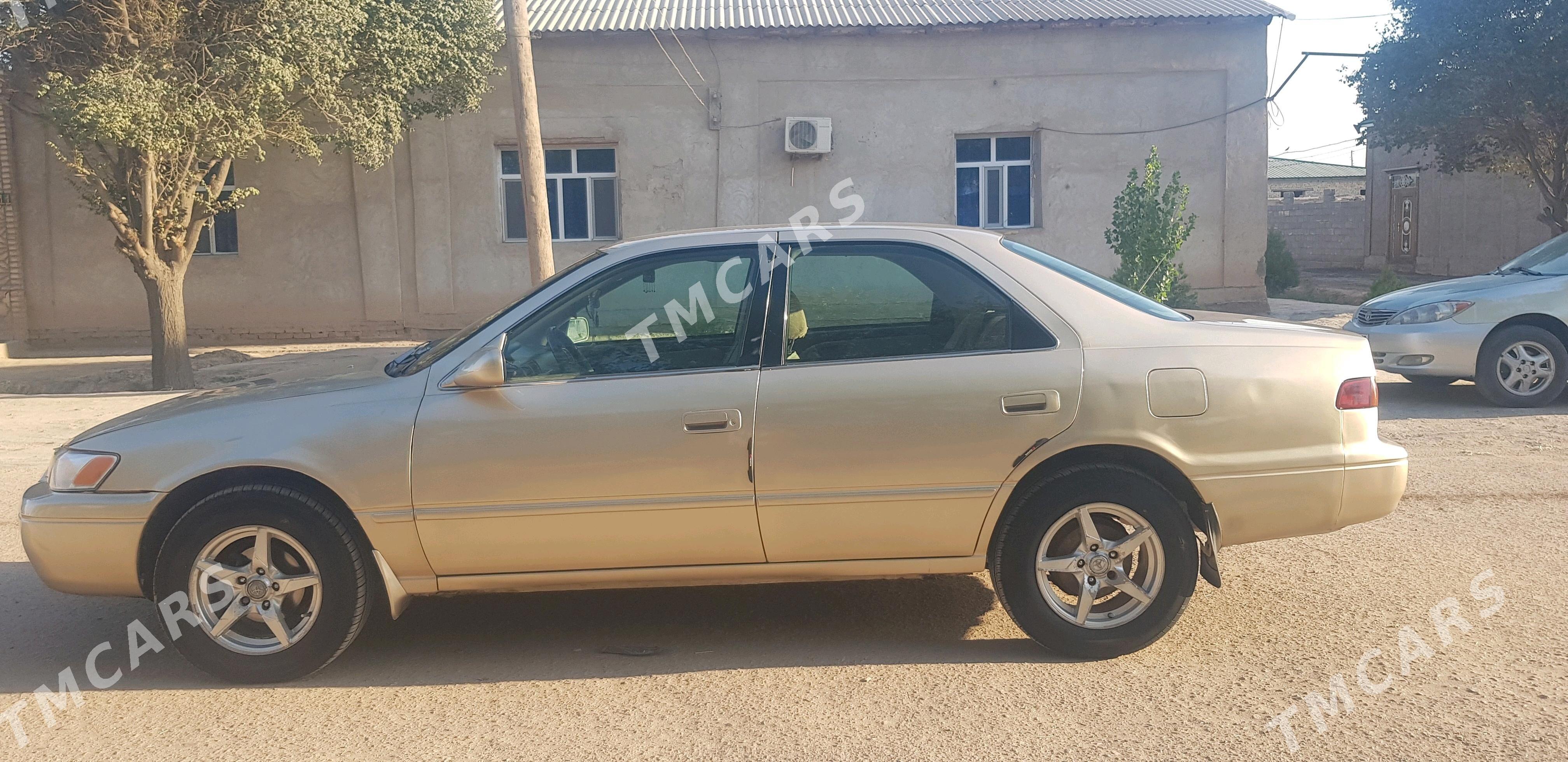 Toyota Camry 1999 - 116 000 TMT - Акдепе - img 5