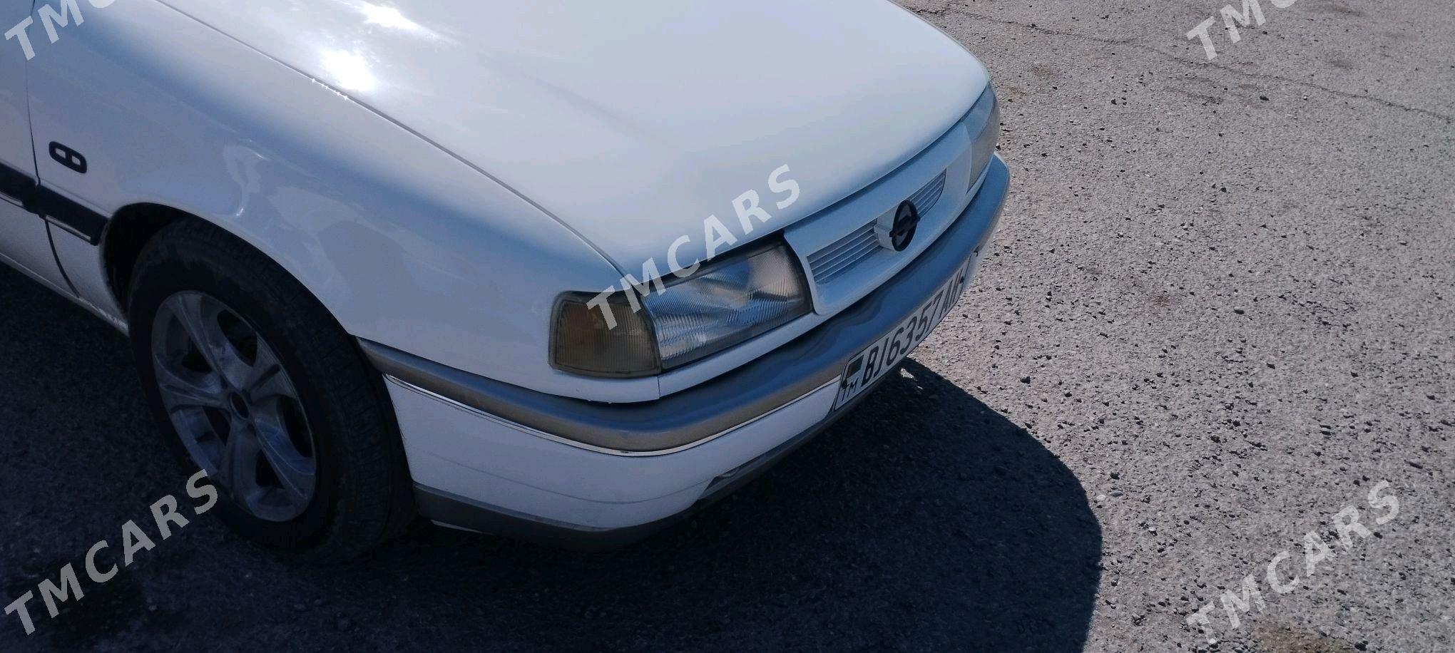 Opel Vectra 1993 - 33 000 TMT - Kaka - img 2