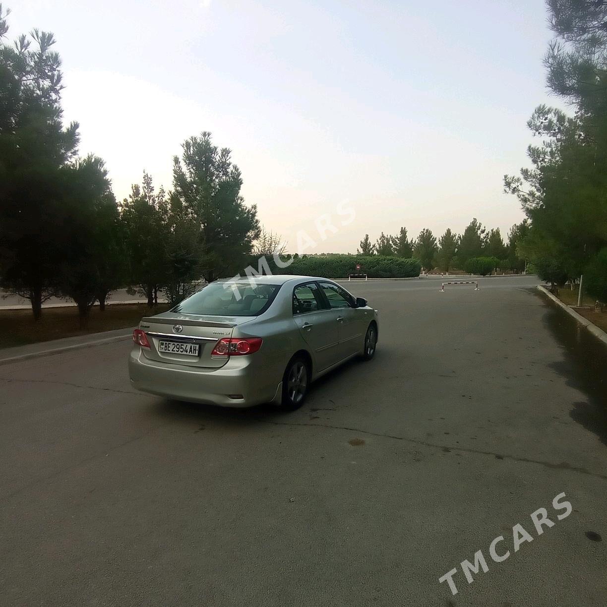 Toyota Corolla 2013 - 148 000 TMT - Бахарден - img 10