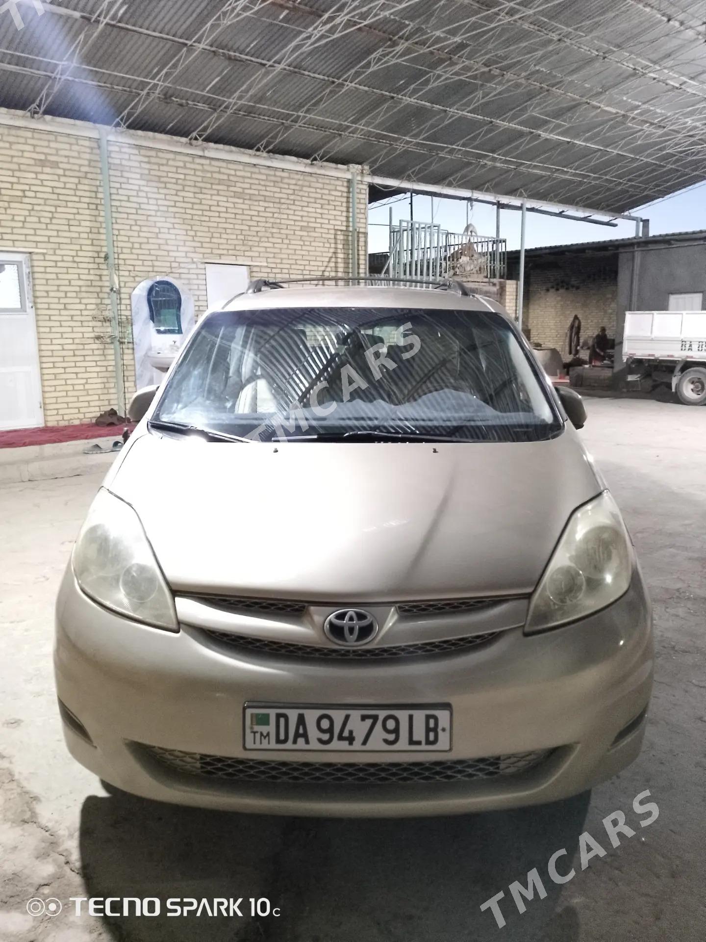 Toyota Sienna 2008 - 220 000 TMT - Туркменабат - img 6