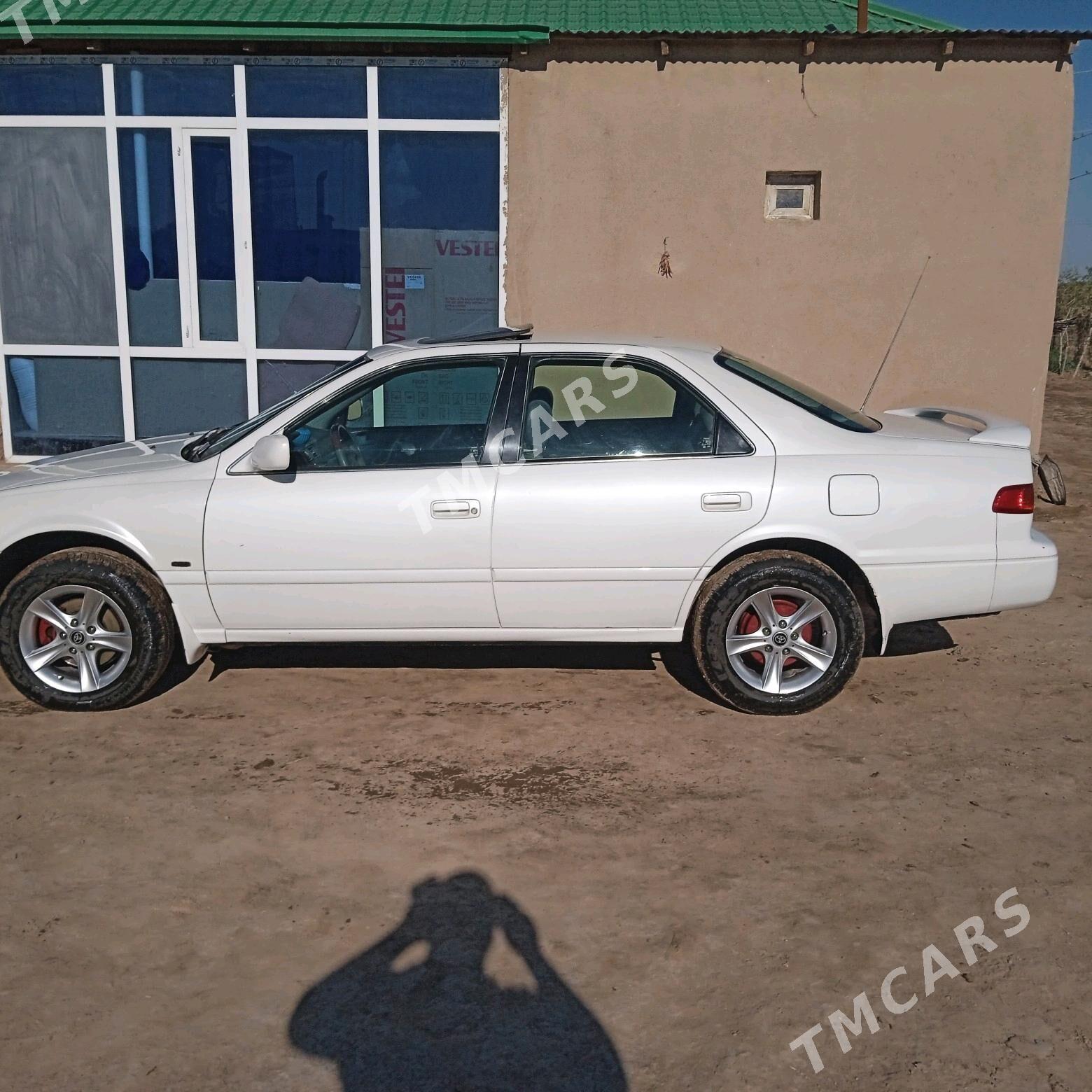 Toyota Camry 2001 - 170 000 TMT - етр. Туркменбаши - img 3