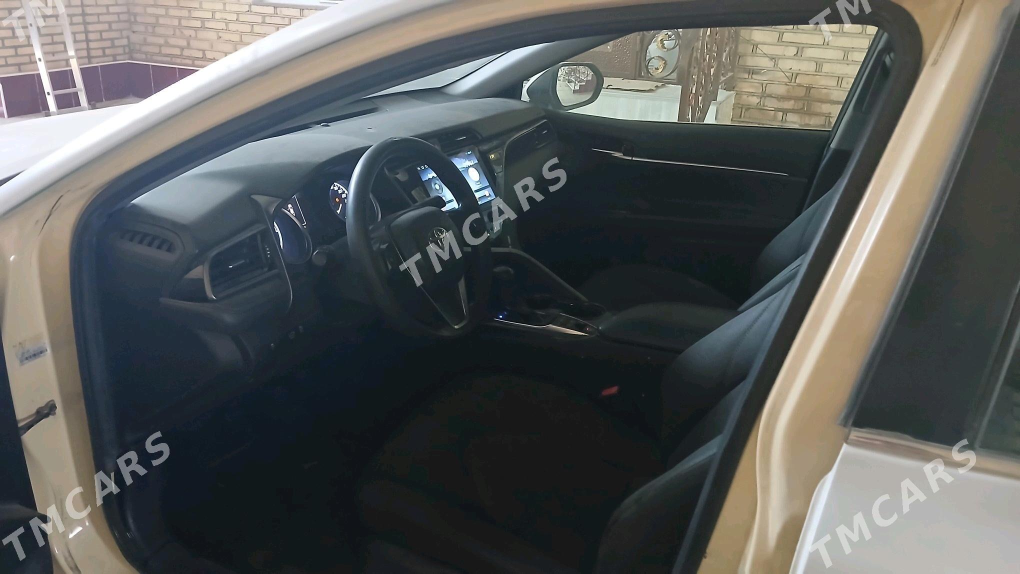 Toyota Camry 2020 - 200 000 TMT - Теджен - img 3
