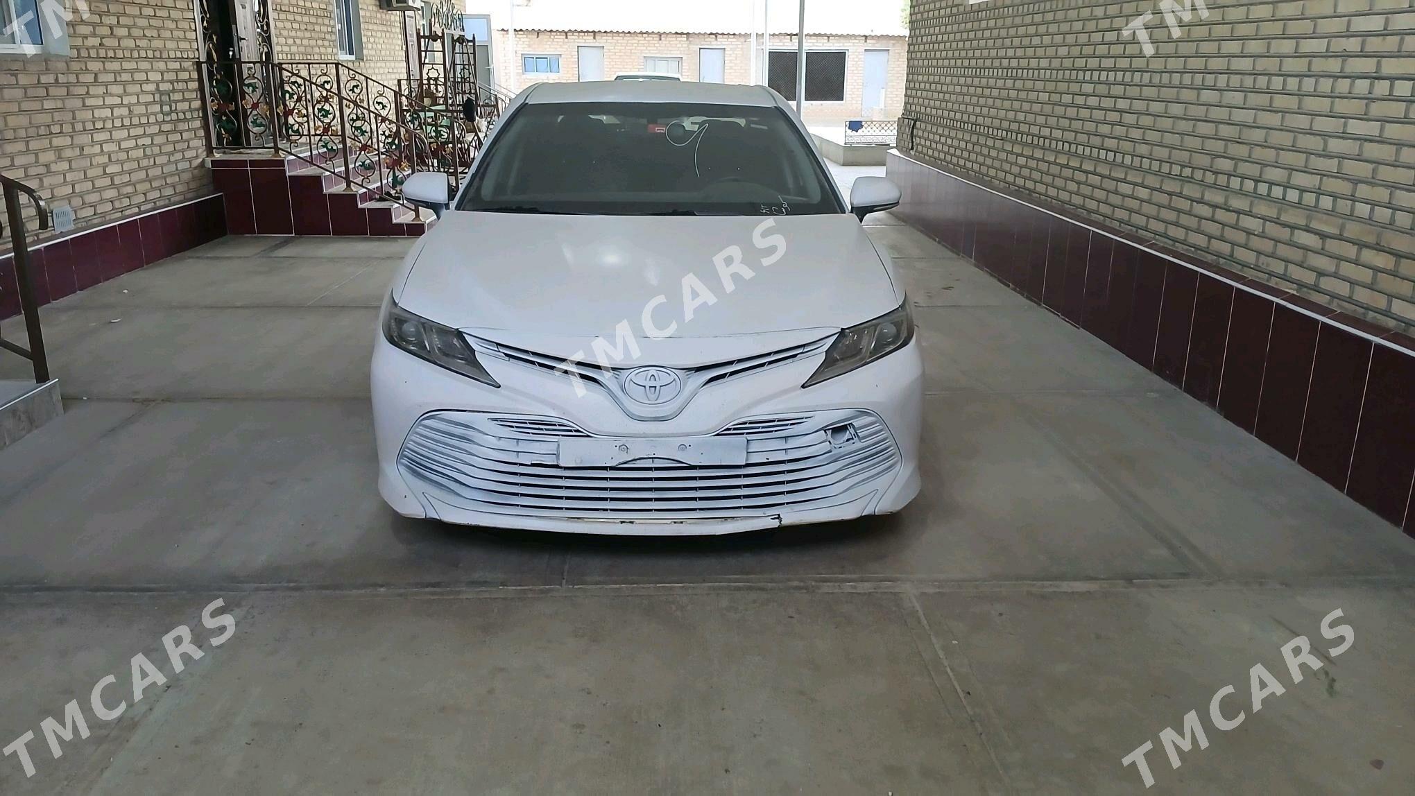 Toyota Camry 2020 - 200 000 TMT - Теджен - img 6