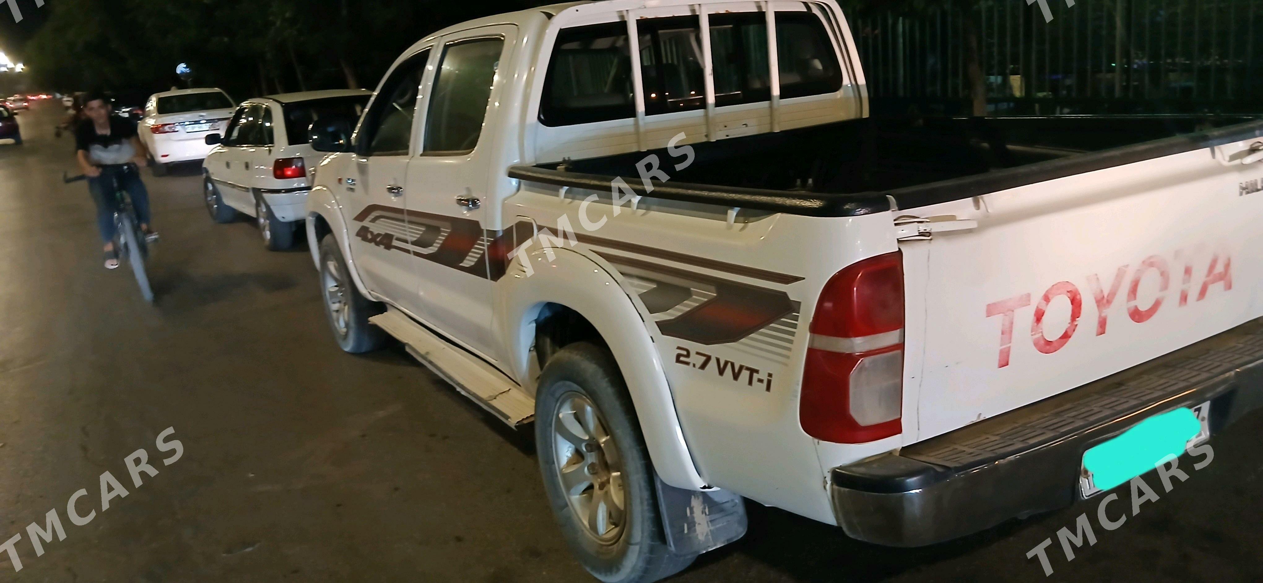 Toyota Hilux 2011 - 300 000 TMT - Daşoguz - img 2