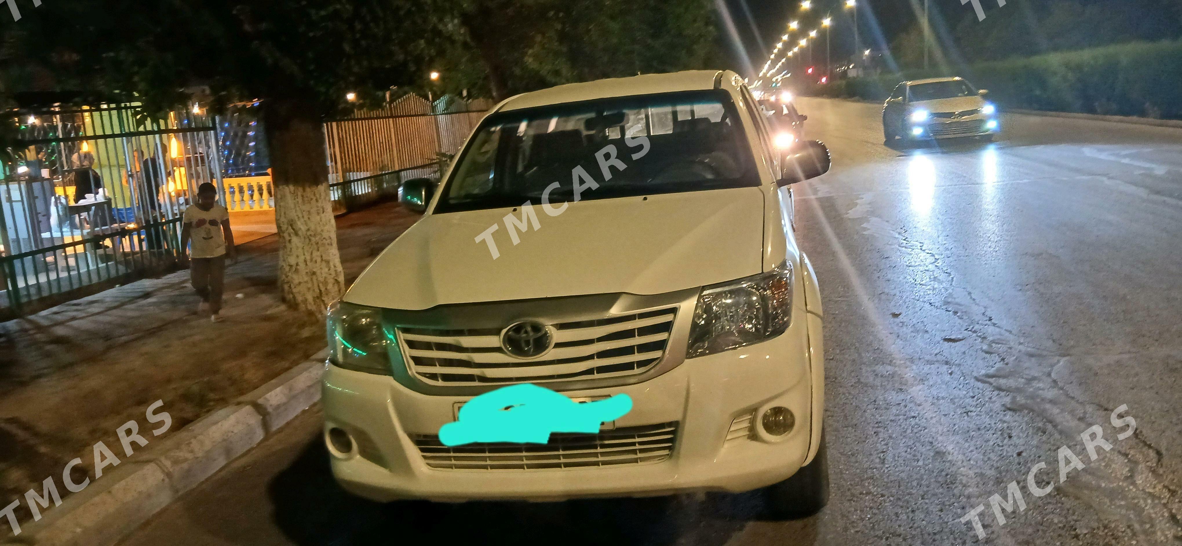 Toyota Hilux 2011 - 300 000 TMT - Daşoguz - img 3