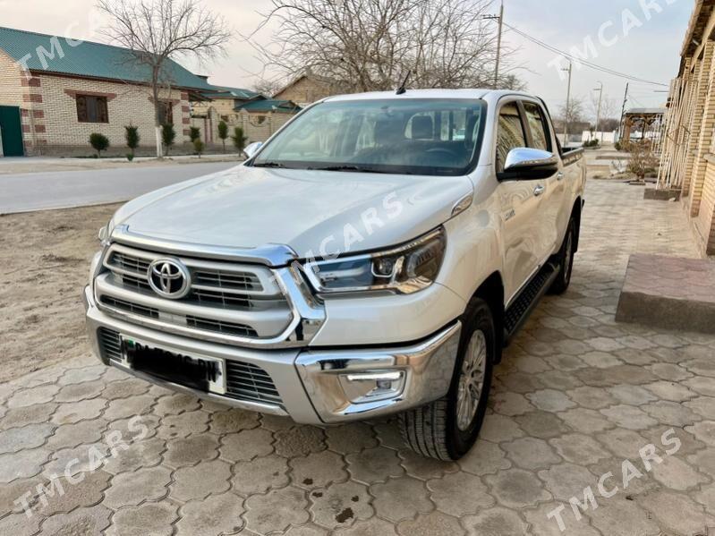 Toyota Hilux 2022 - 640 000 TMT - Хазар - img 2