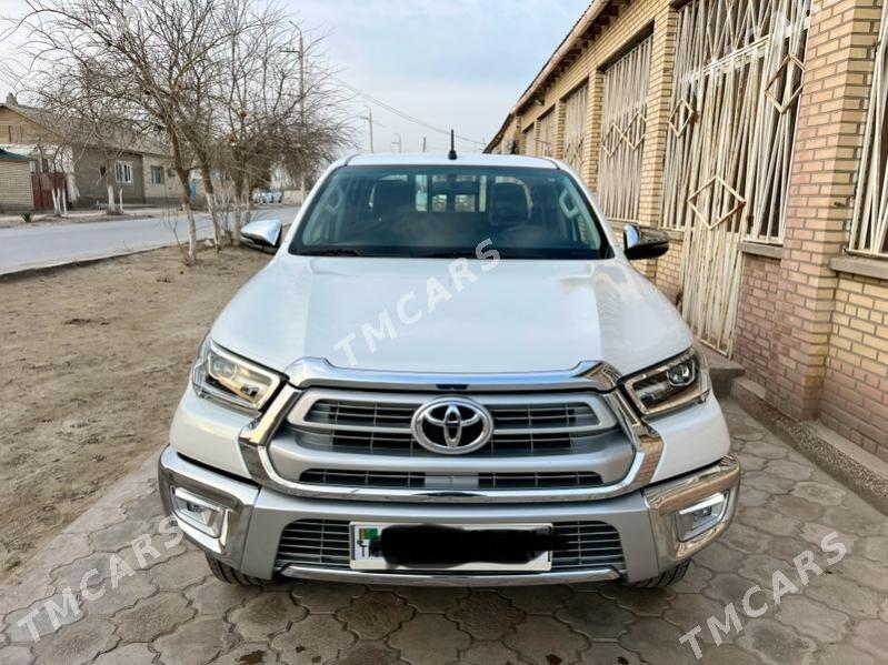 Toyota Hilux 2022 - 640 000 TMT - Хазар - img 8