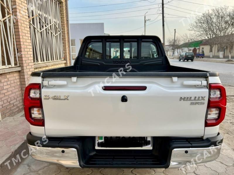 Toyota Hilux 2022 - 640 000 TMT - Хазар - img 4