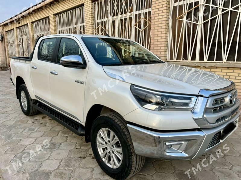 Toyota Hilux 2022 - 640 000 TMT - Хазар - img 6