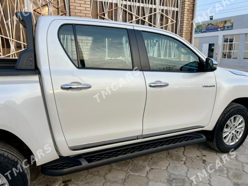 Toyota Hilux 2022 - 640 000 TMT - Хазар - img 3